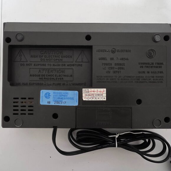 Vintage 80’s General Electric 7-4624A FM/AM Electronic Digital Alarm Clock Radio - Picture 5 of 6